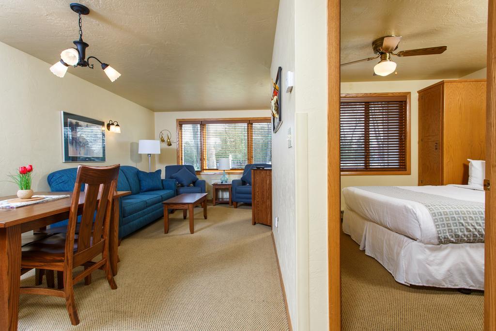 Waterbury Inn Ephraim Ngoại thất bức ảnh
