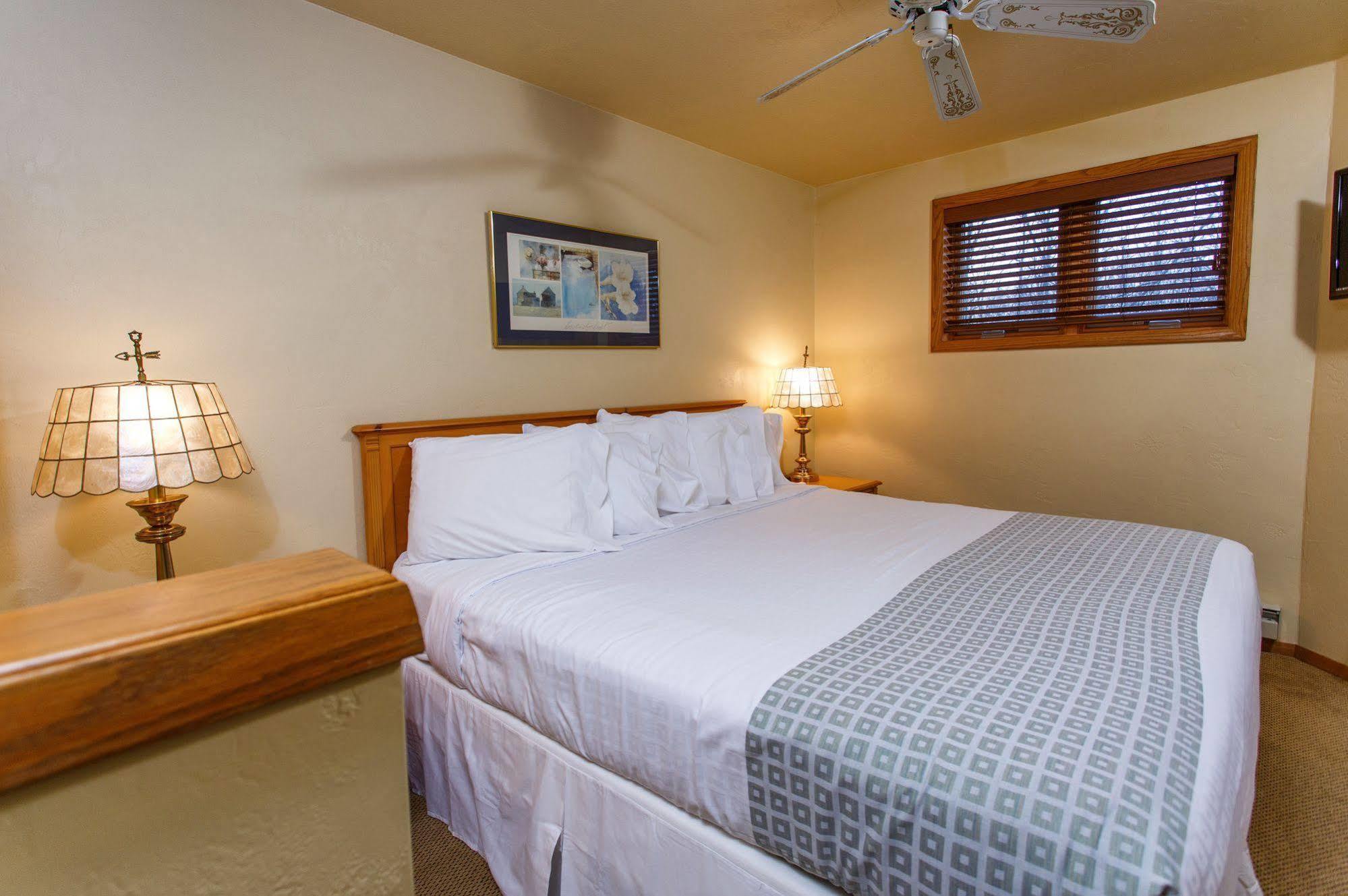 Waterbury Inn Ephraim Ngoại thất bức ảnh